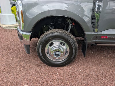 2026 Ford Super Duty F-350 DRW LARIAT