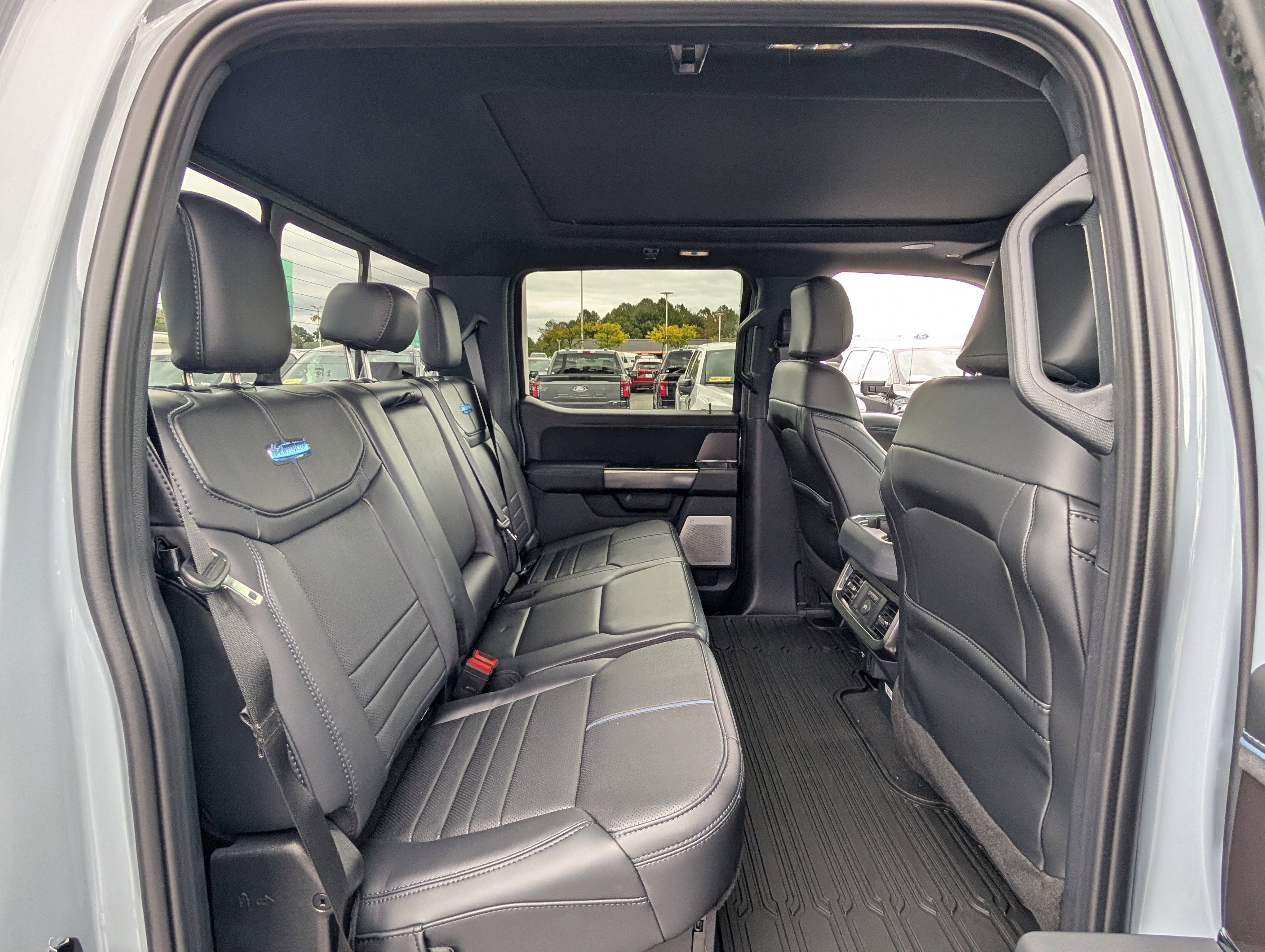 2026 Ford Super Duty F-350 DRW Platinum