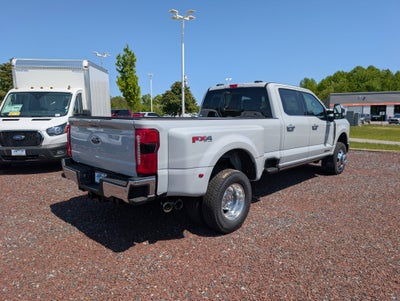 2026 Ford Super Duty F-350 DRW LARIAT