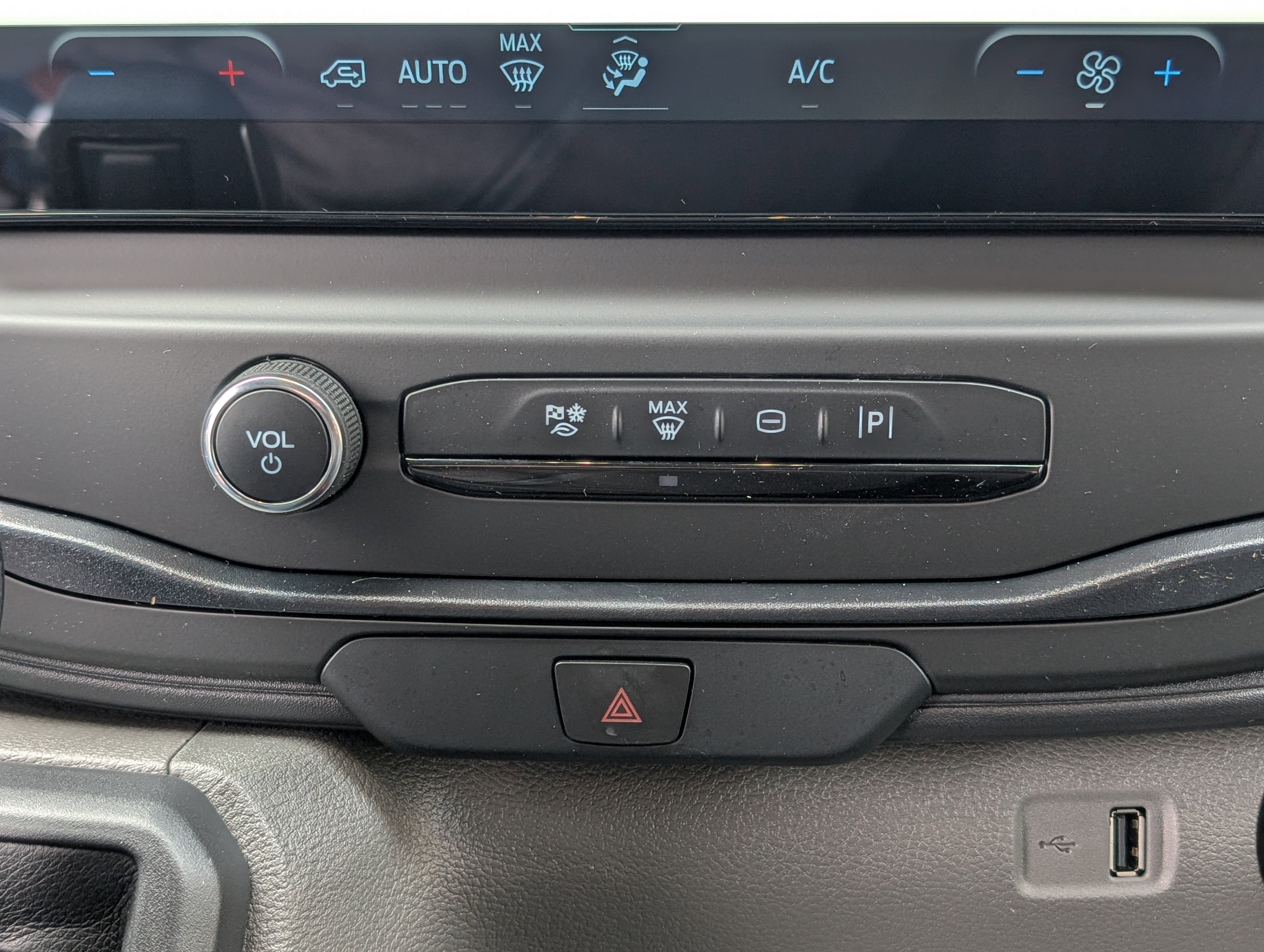 2026 Ford Transit Cargo Van Base