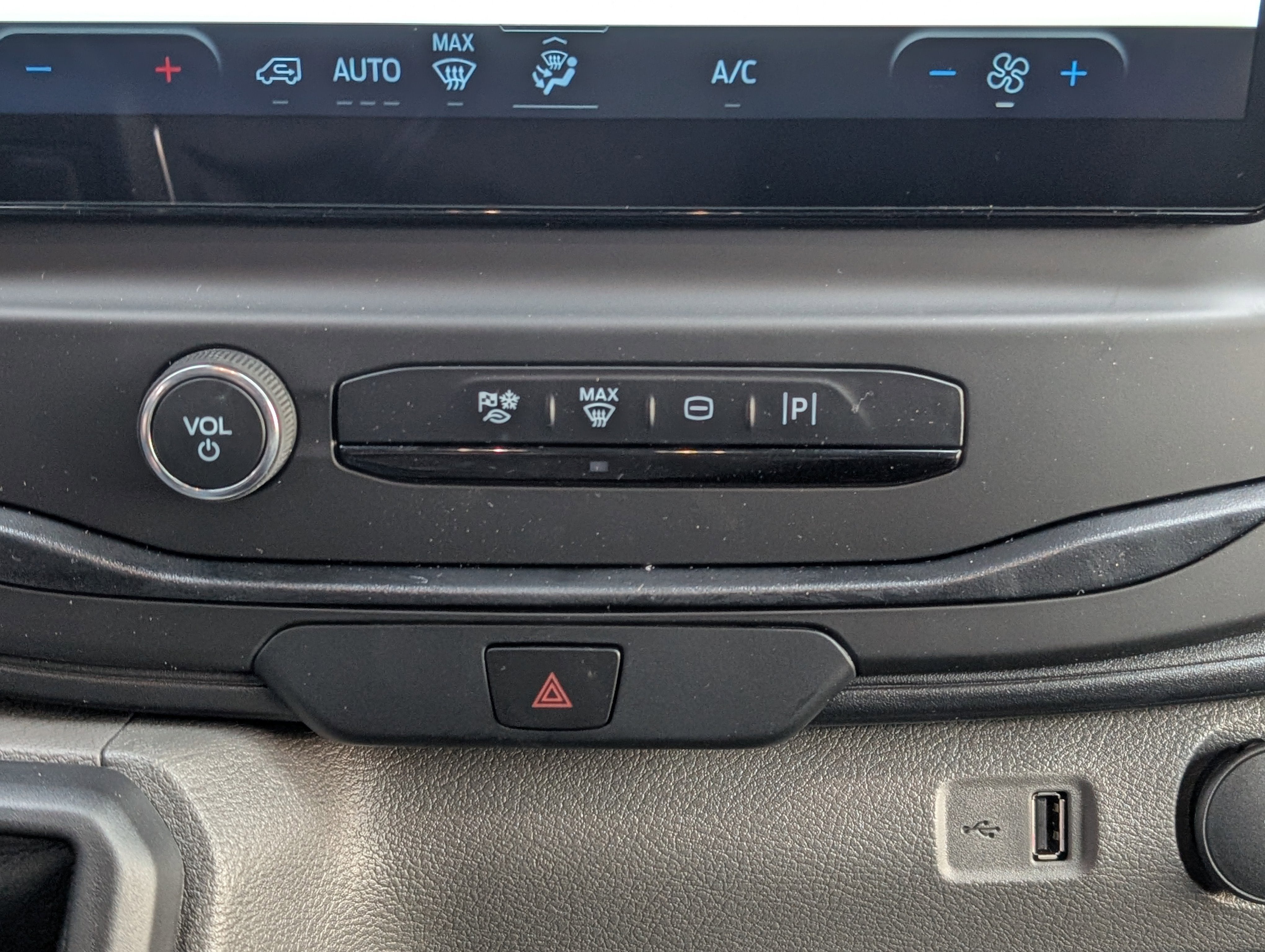 2026 Ford Transit Cargo Van Base